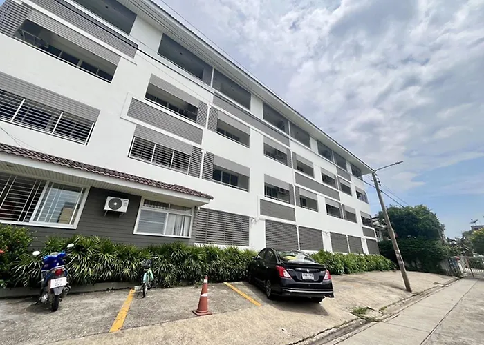 Ruan Plaisoi Hotel