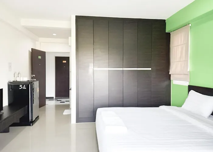 Ruan Plaisoi Hotel