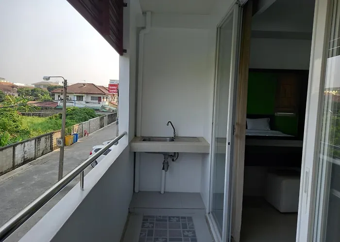 Ruan Plaisoi Hotel