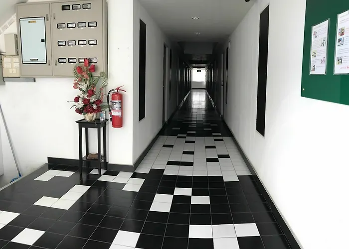 Ruan Plaisoi Hotel